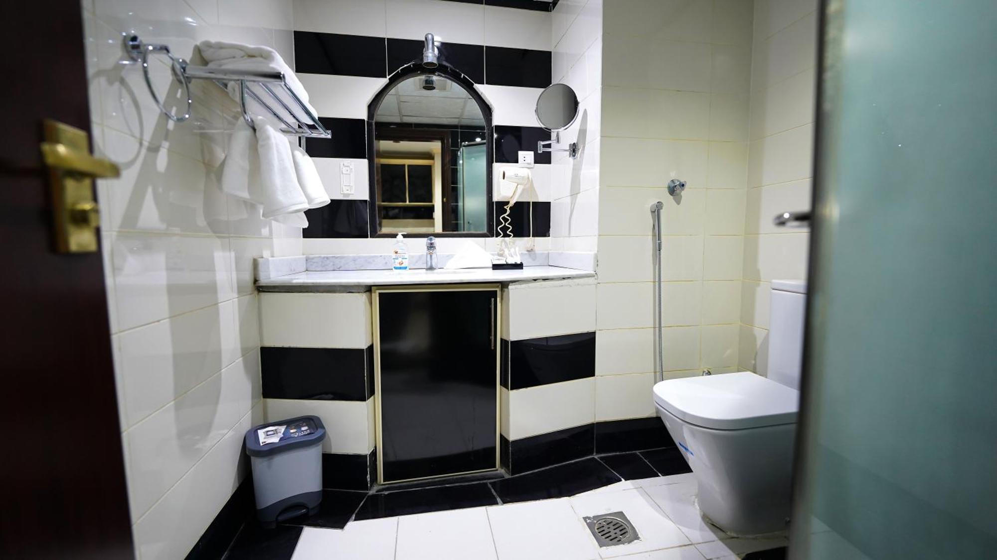 Al Kiram Hotel Al Azizia Мекка Экстерьер фото